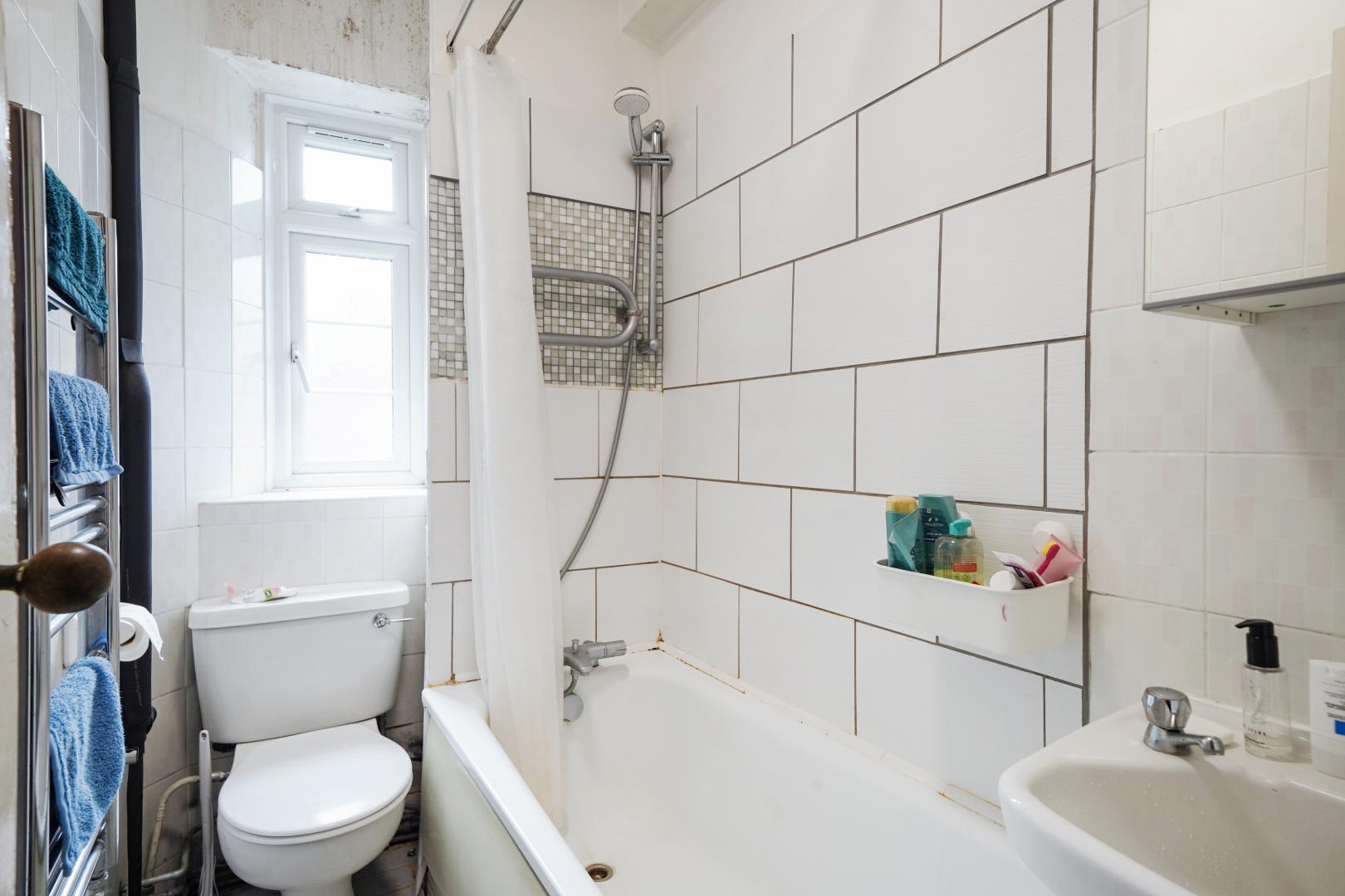 Modern Apartment Embassy House, West End Lane, West Hampstead